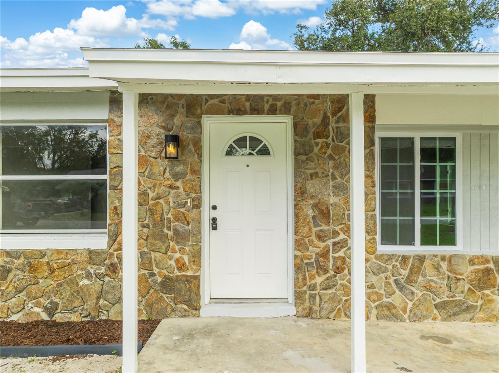 Image 4 of 43 For 2927 Tampa Avenue