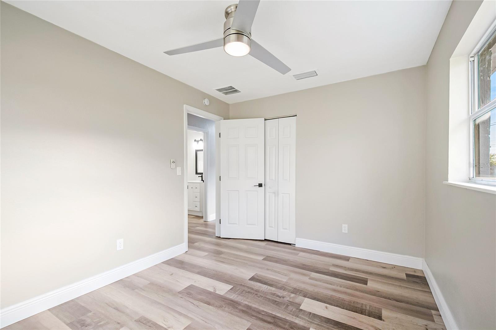 Image 8 of 43 For 2927 Tampa Avenue