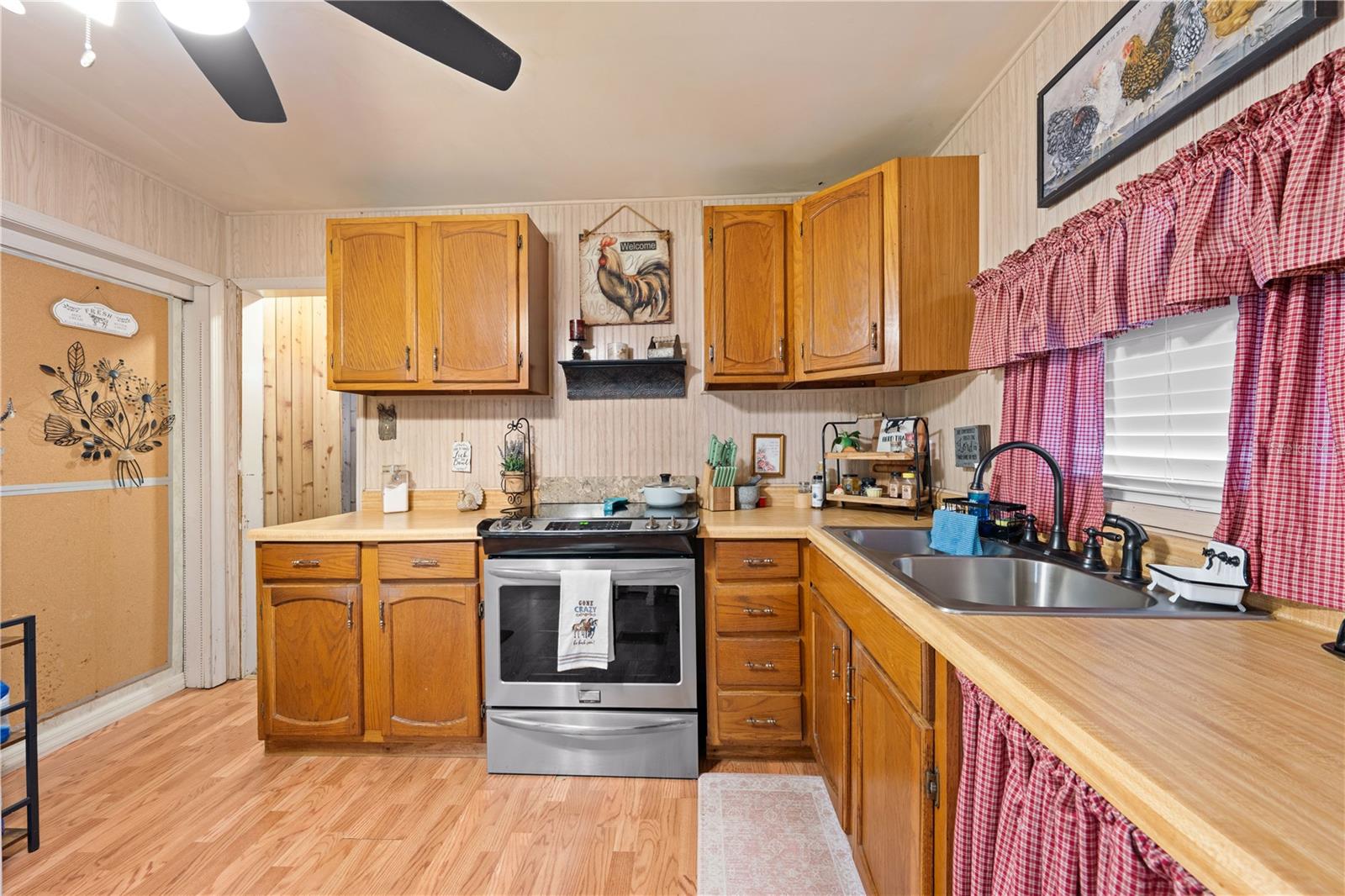 Image 22 of 45 For 6365 Woods Street