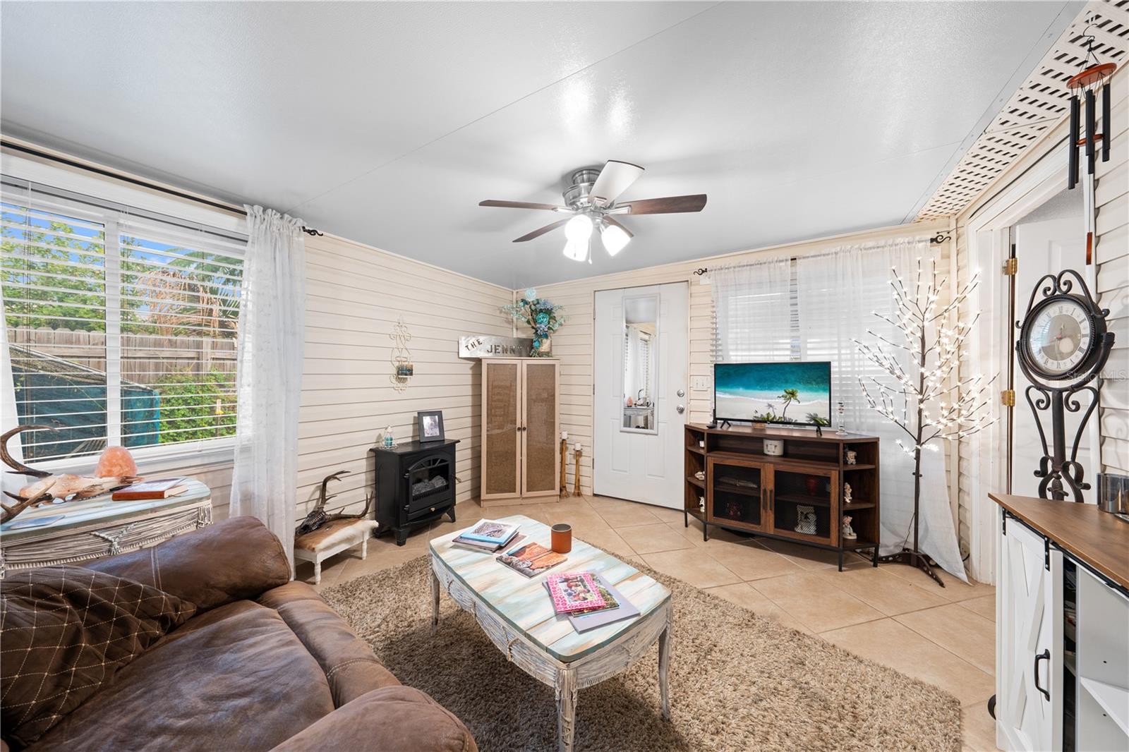 Image 26 of 45 For 6365 Woods Street