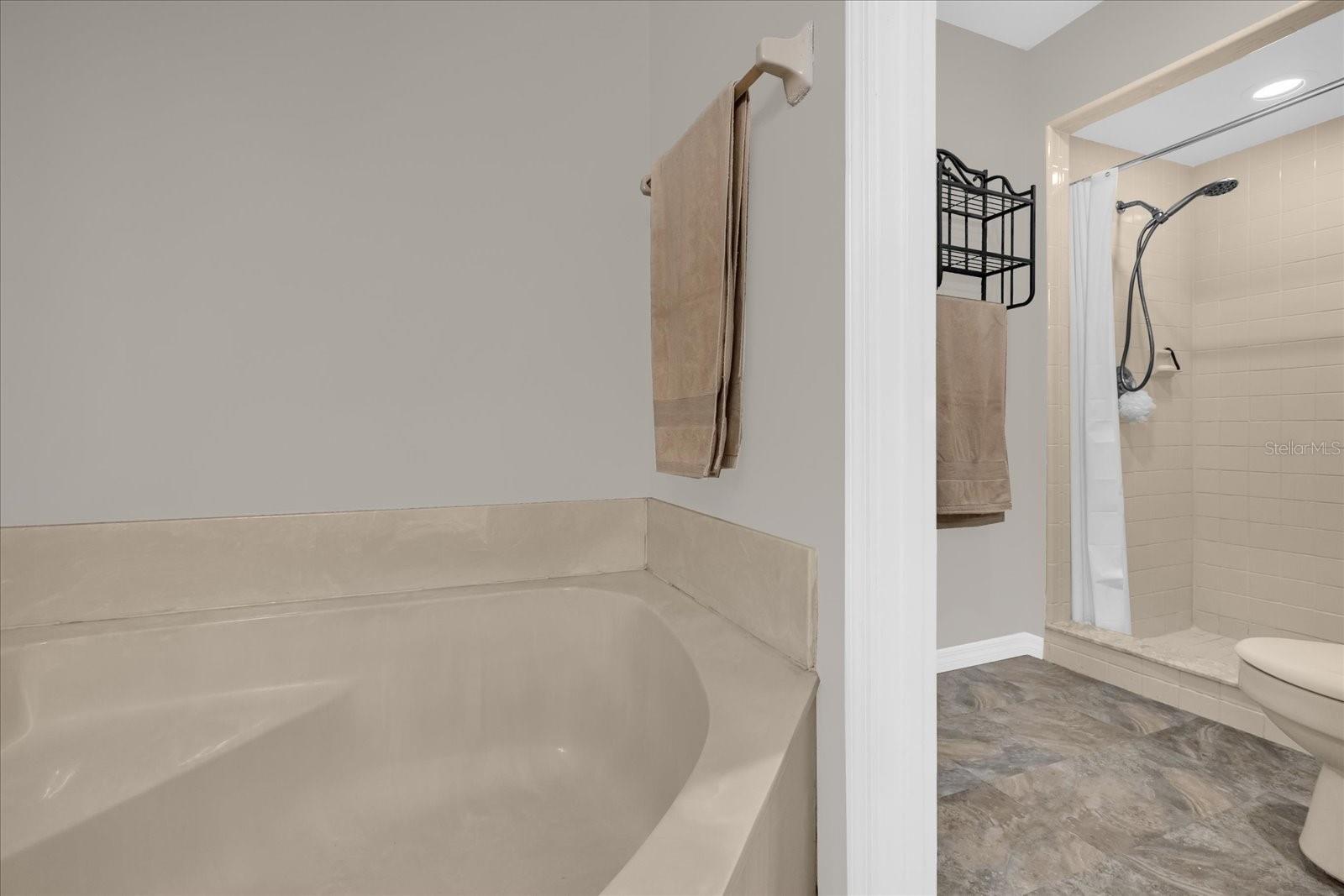 Image 19 of 32 For 6474 Haughton Lane