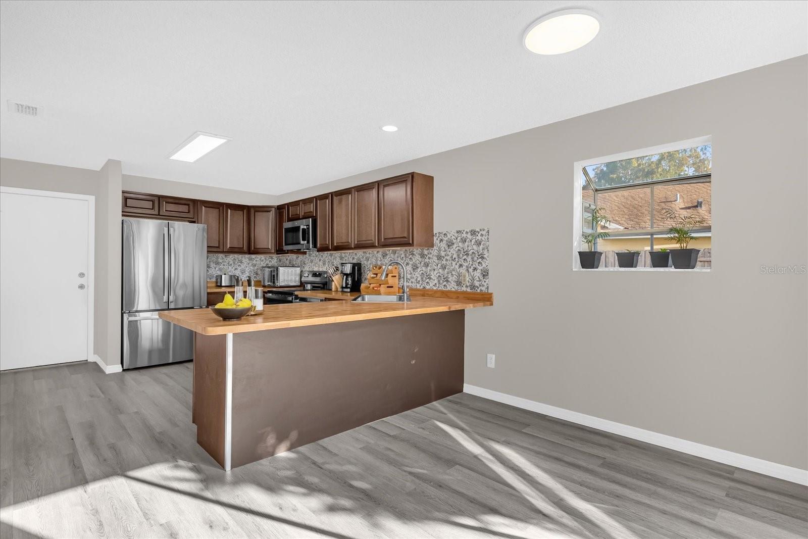 Image 6 of 32 For 6474 Haughton Lane