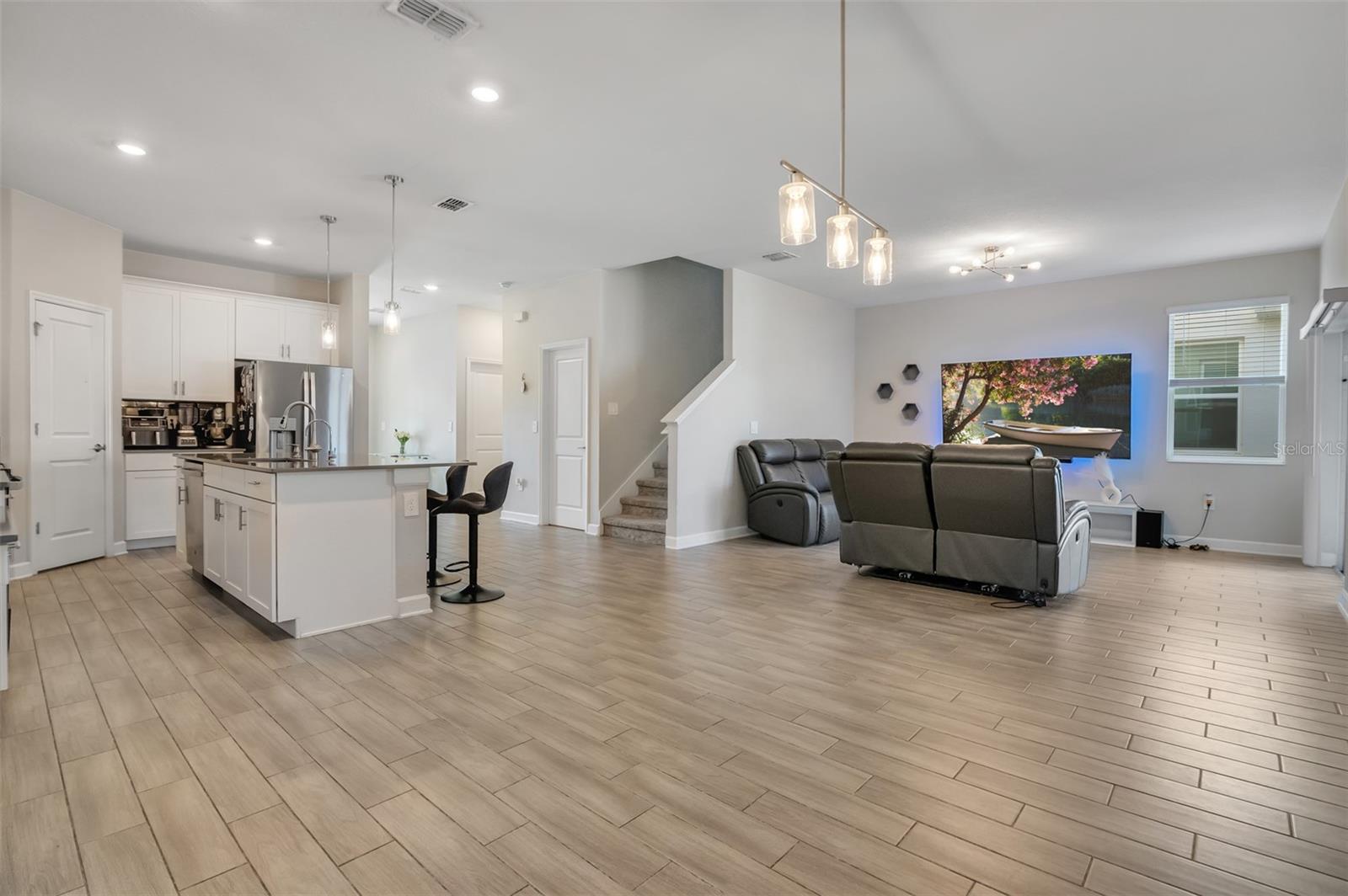 Image 17 of 46 For 11145 Lore Way