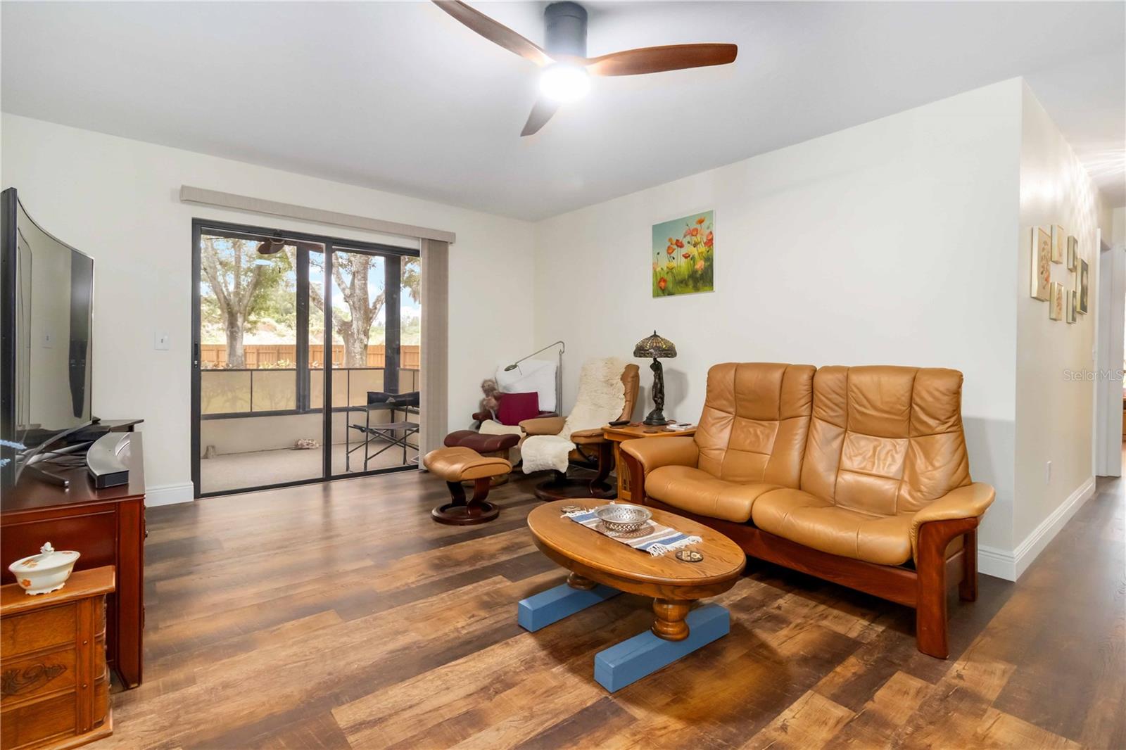 Image 10 of 42 For 610 Saint Albans Court 19d