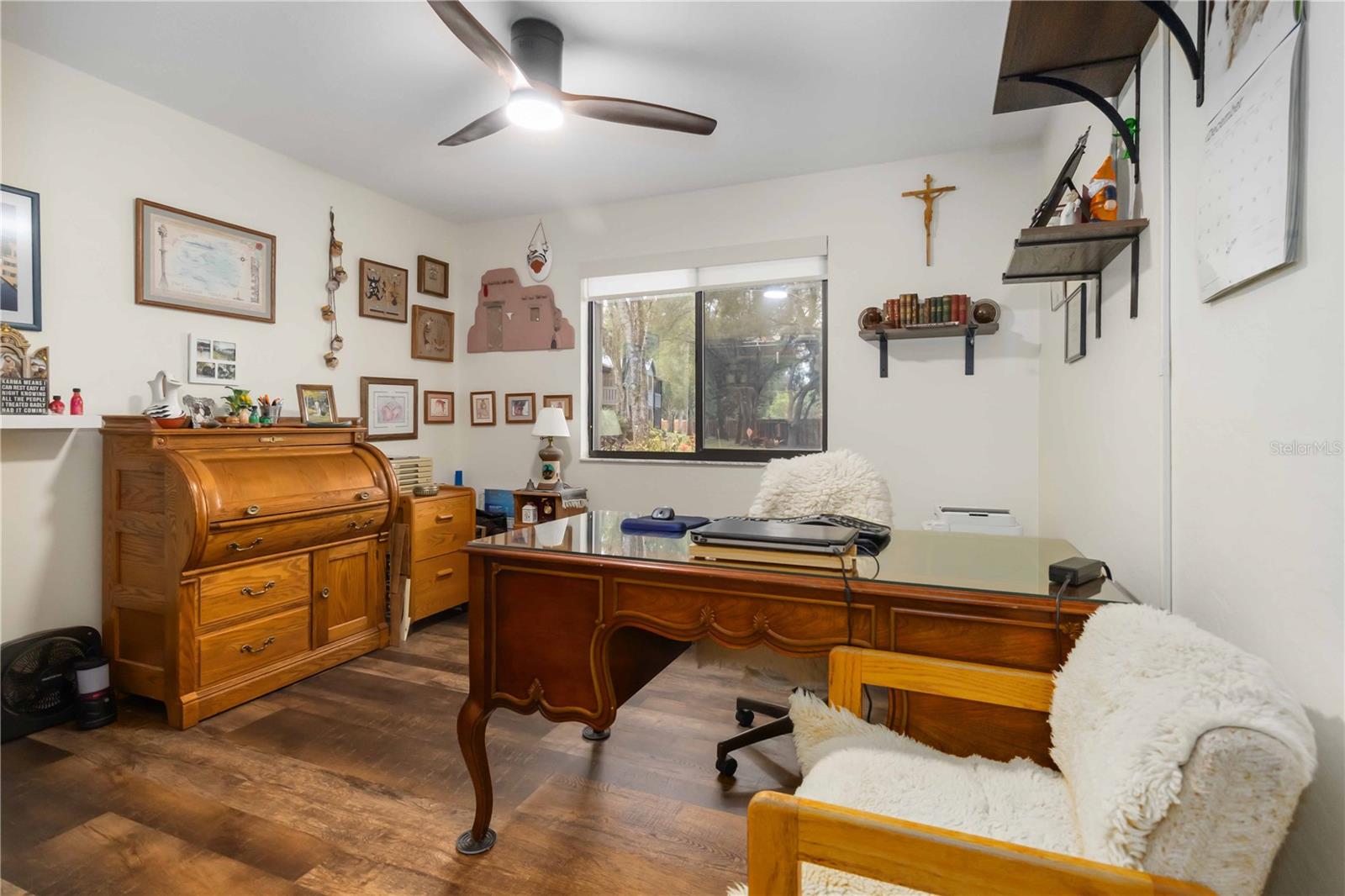 Image 23 of 42 For 610 Saint Albans Court 19d