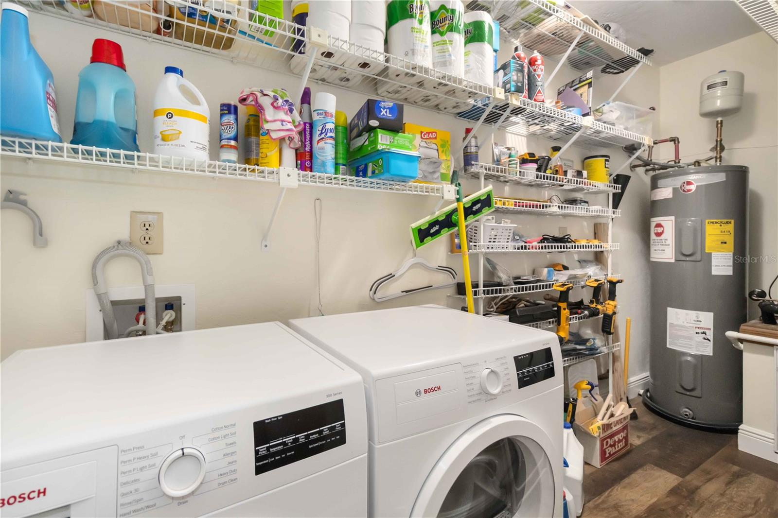 Image 26 of 42 For 610 Saint Albans Court 19d