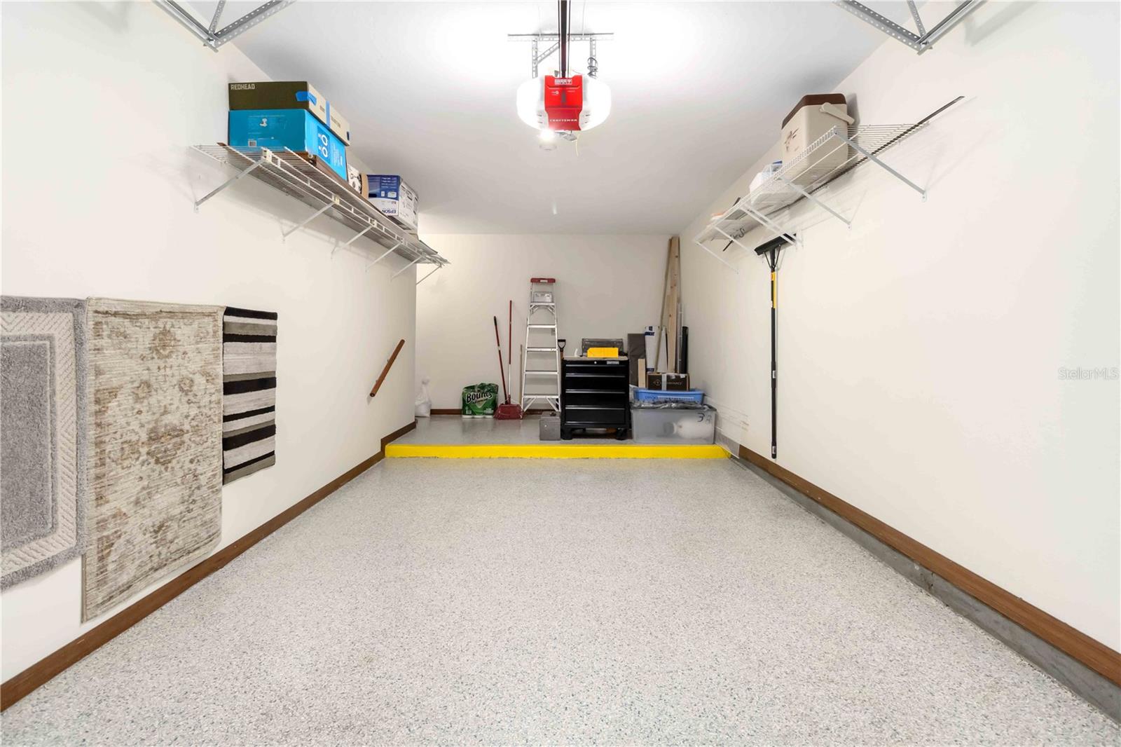 Image 29 of 42 For 610 Saint Albans Court 19d