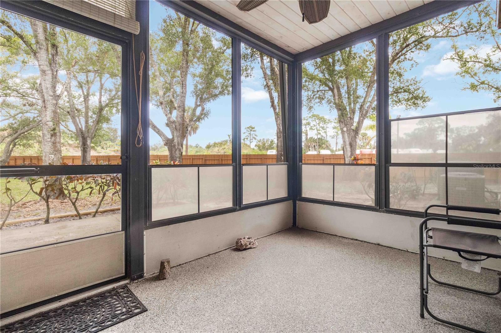 Image 32 of 42 For 610 Saint Albans Court 19d