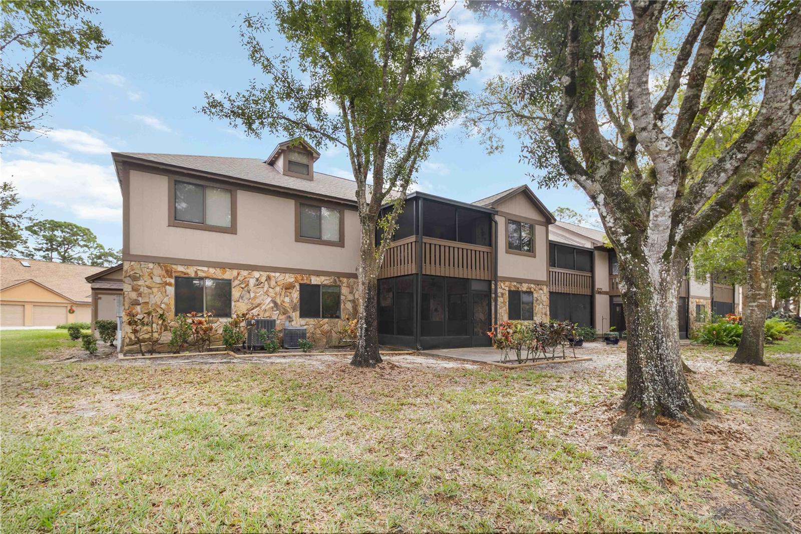 Image 34 of 42 For 610 Saint Albans Court 19d