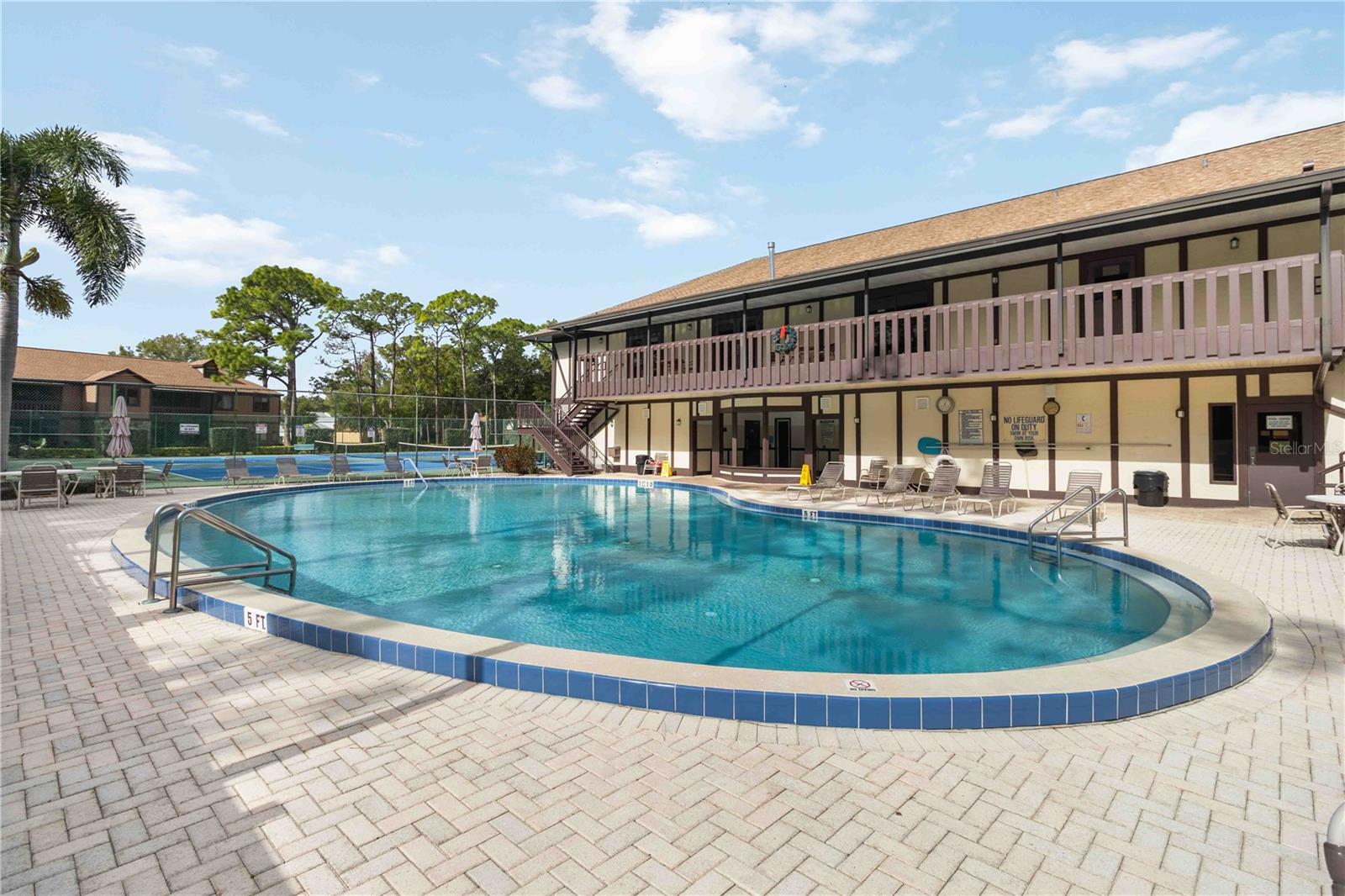 Image 37 of 42 For 610 Saint Albans Court 19d