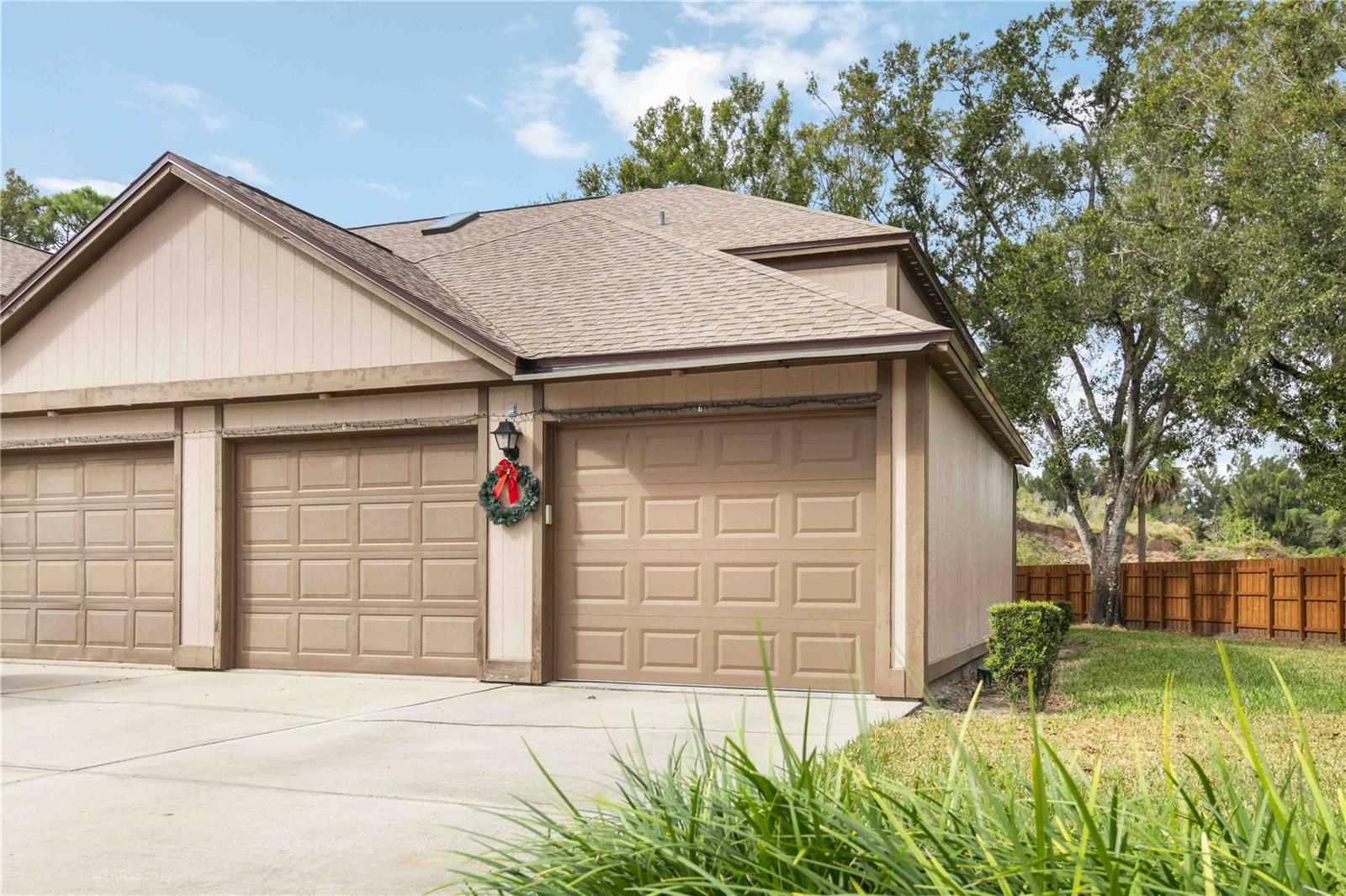 Image 4 of 42 For 610 Saint Albans Court 19d