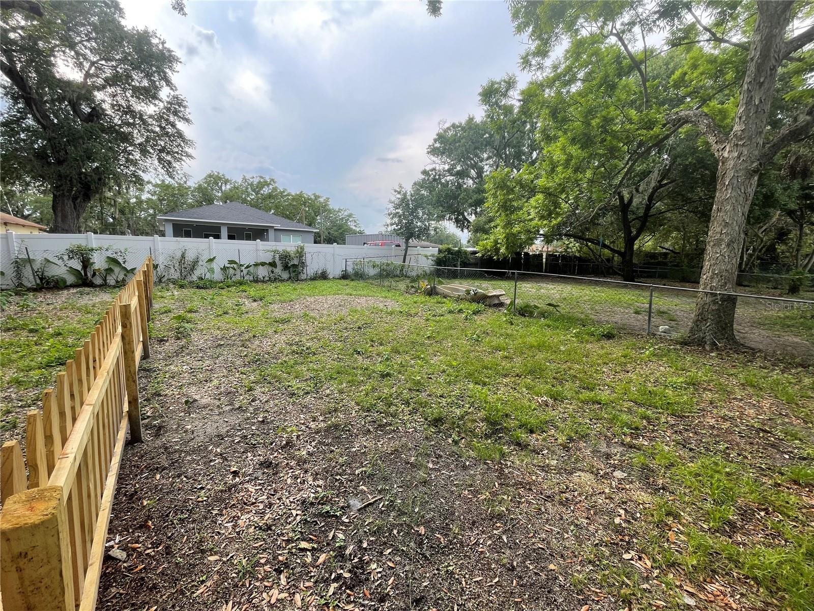 Image 12 of 20 For 504 Rosland Drive