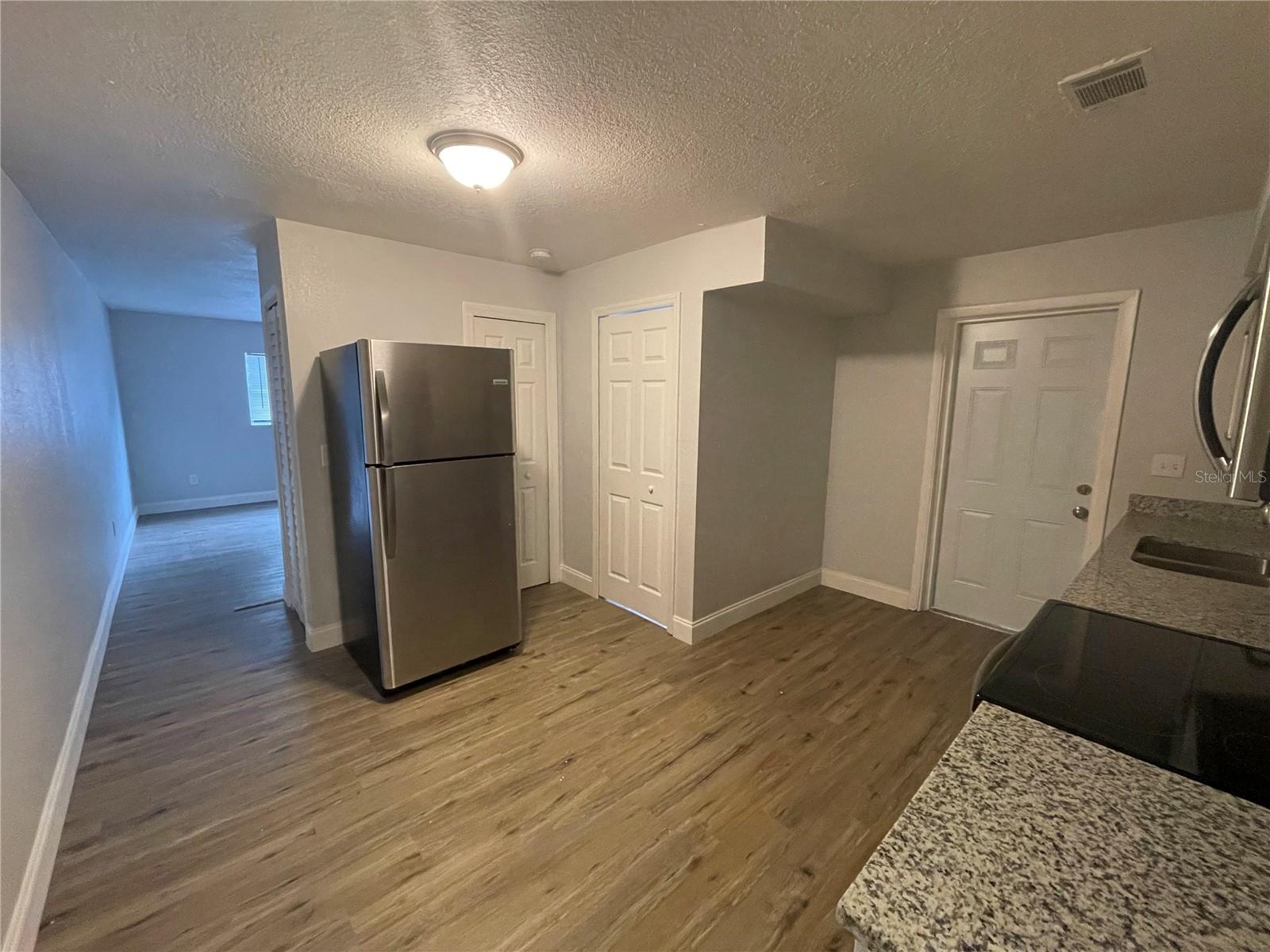 Image 4 of 20 For 504 Rosland Drive