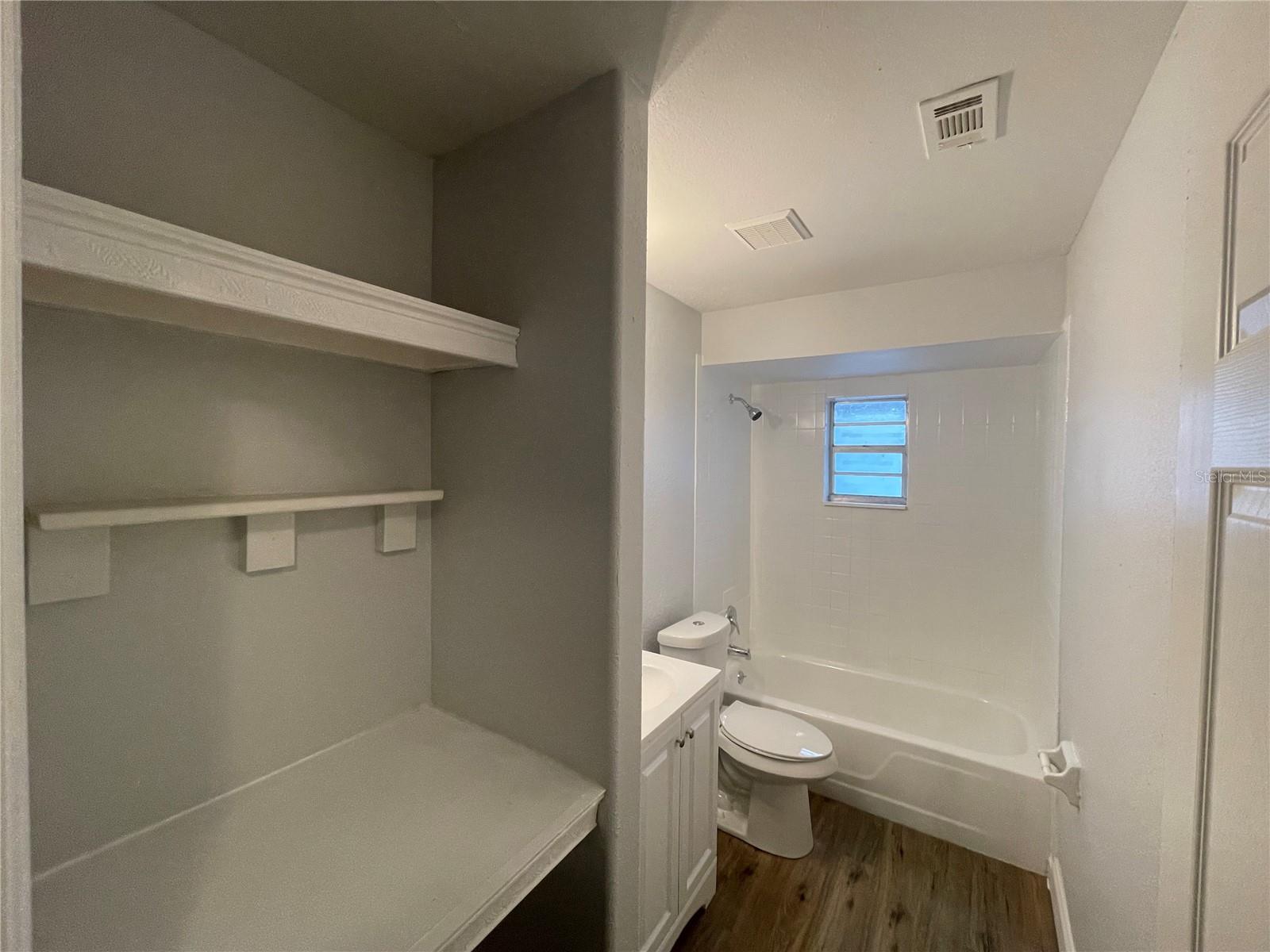 Image 8 of 20 For 504 Rosland Drive