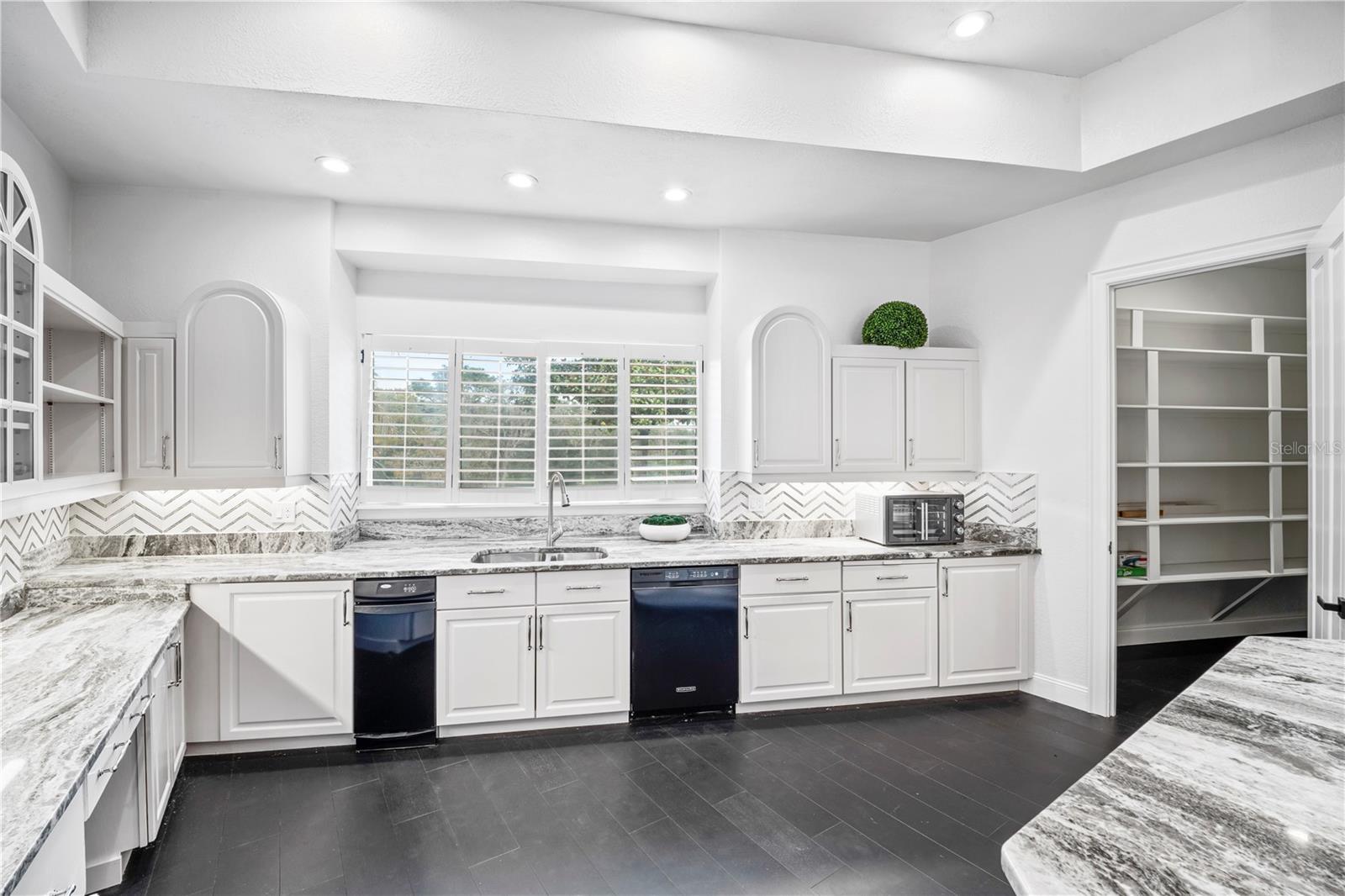 Image 16 of 79 For 1040 Sweetwater Club Boulevard