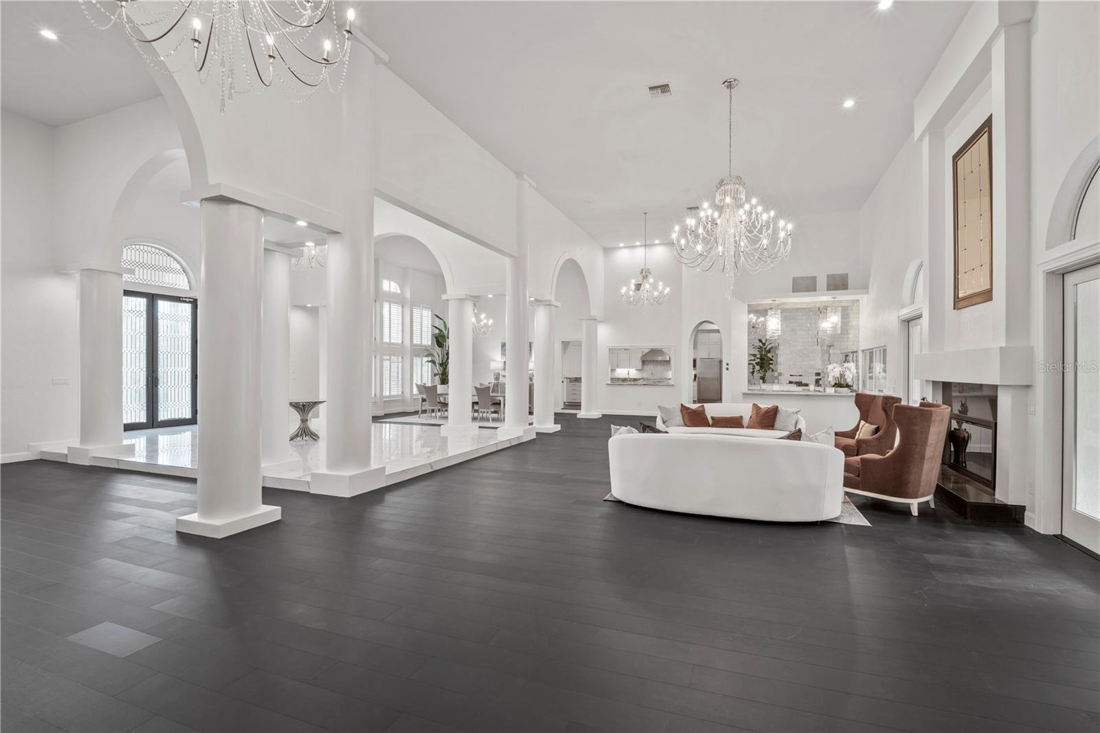 Image 23 of 79 For 1040 Sweetwater Club Boulevard