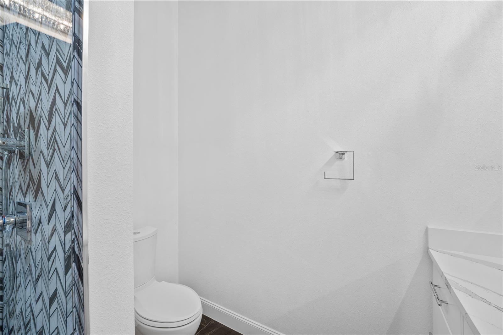 Image 24 of 79 For 1040 Sweetwater Club Boulevard