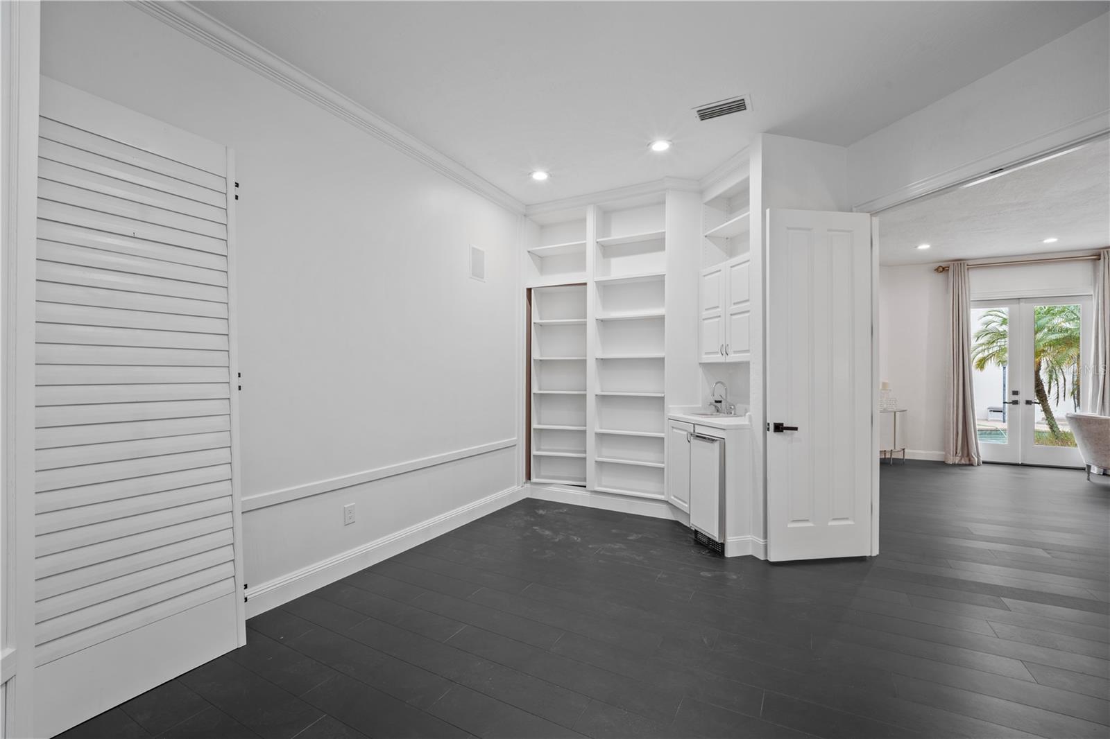 Image 33 of 79 For 1040 Sweetwater Club Boulevard