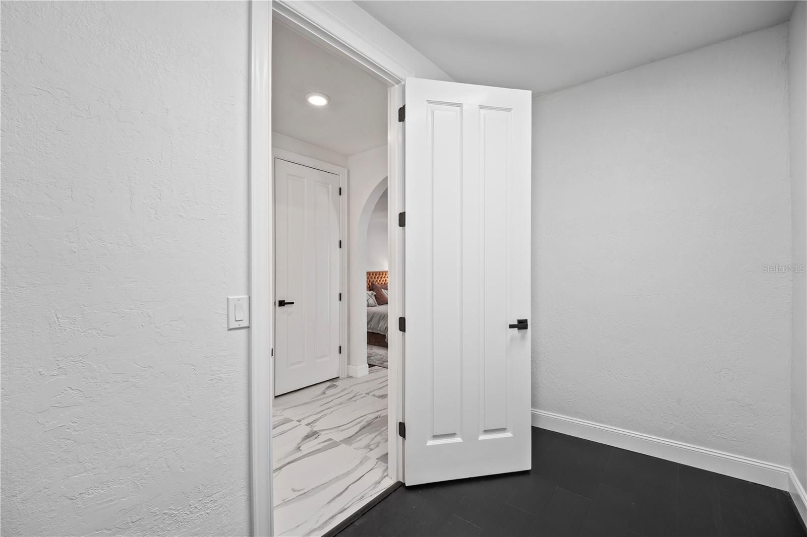 Image 41 of 79 For 1040 Sweetwater Club Boulevard