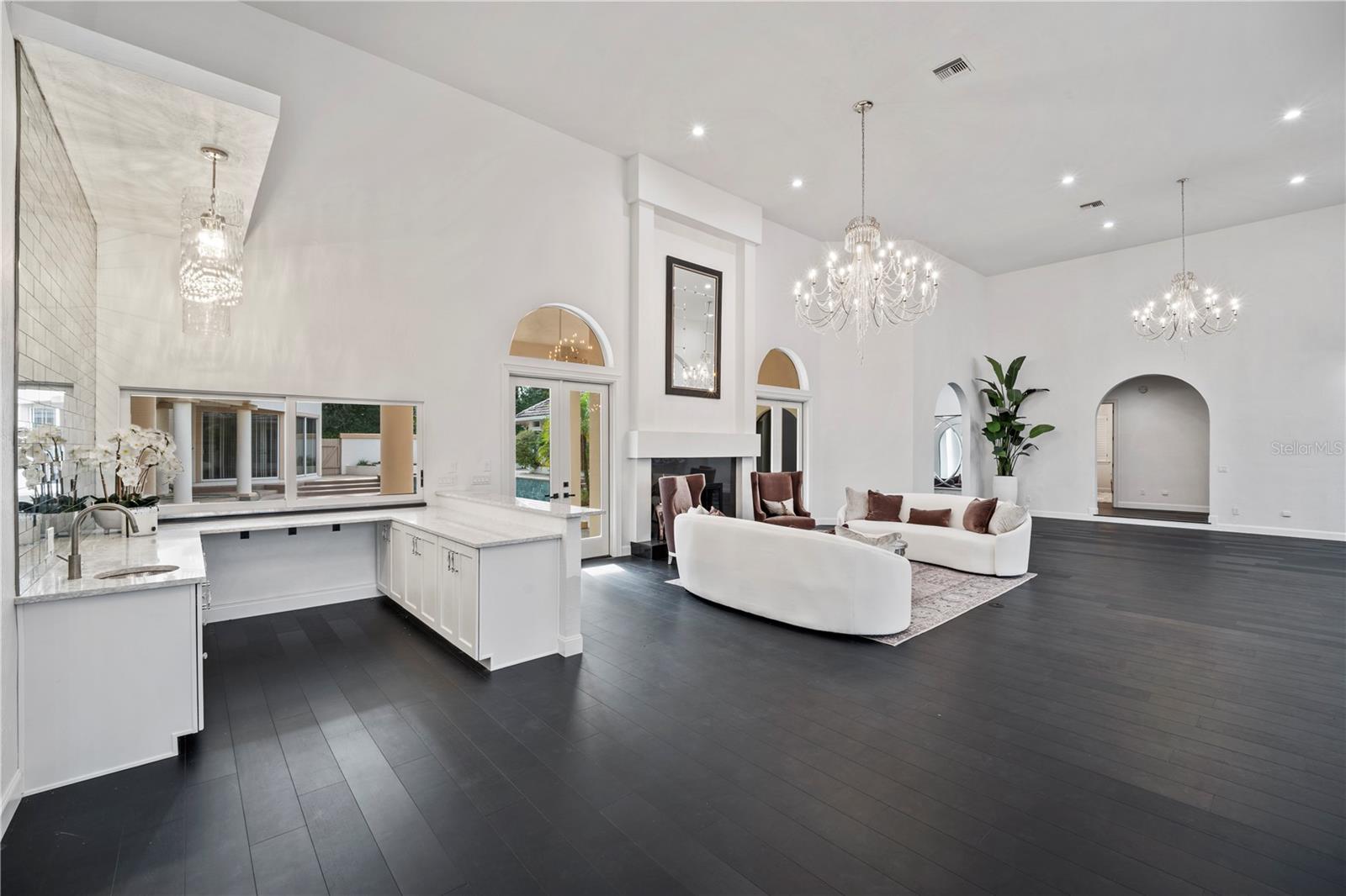 Image 9 of 79 For 1040 Sweetwater Club Boulevard