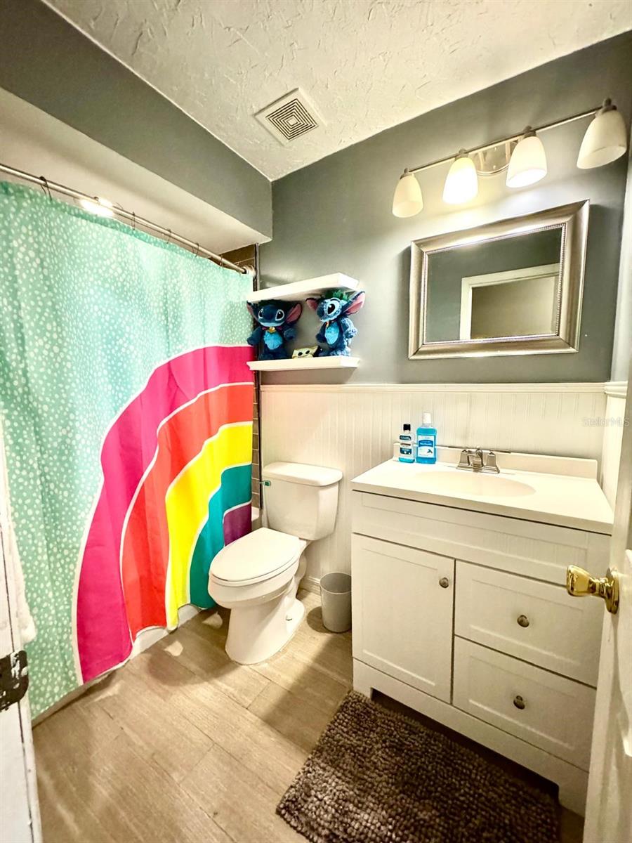 Image 11 of 16 For 104 Green Cove Court