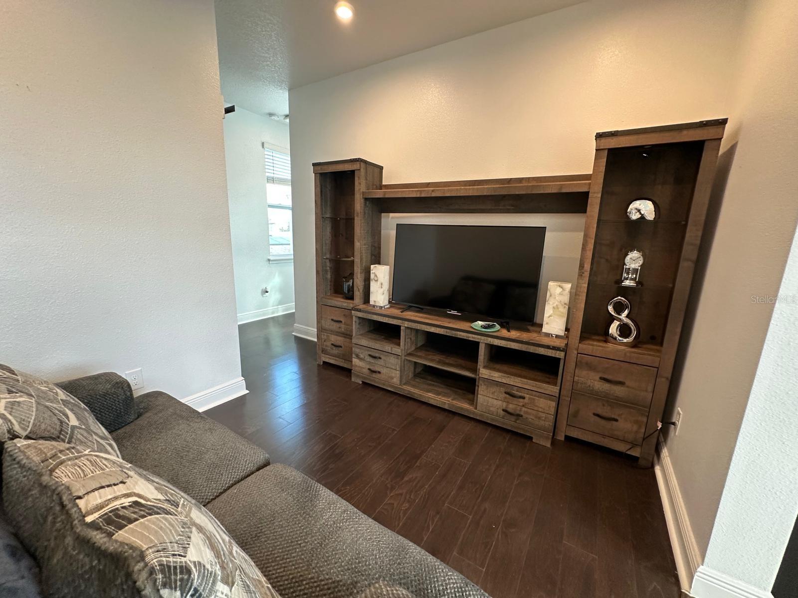 Image 3 of 27 For 8941 Sperry Street