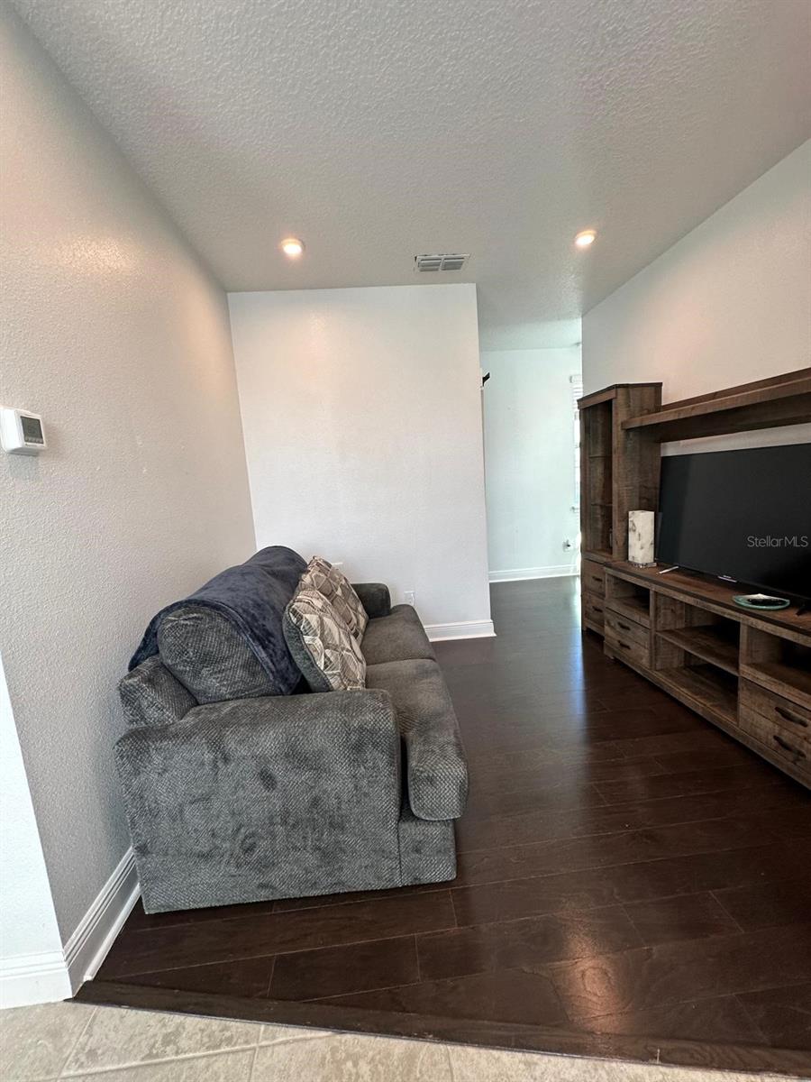 Image 4 of 27 For 8941 Sperry Street