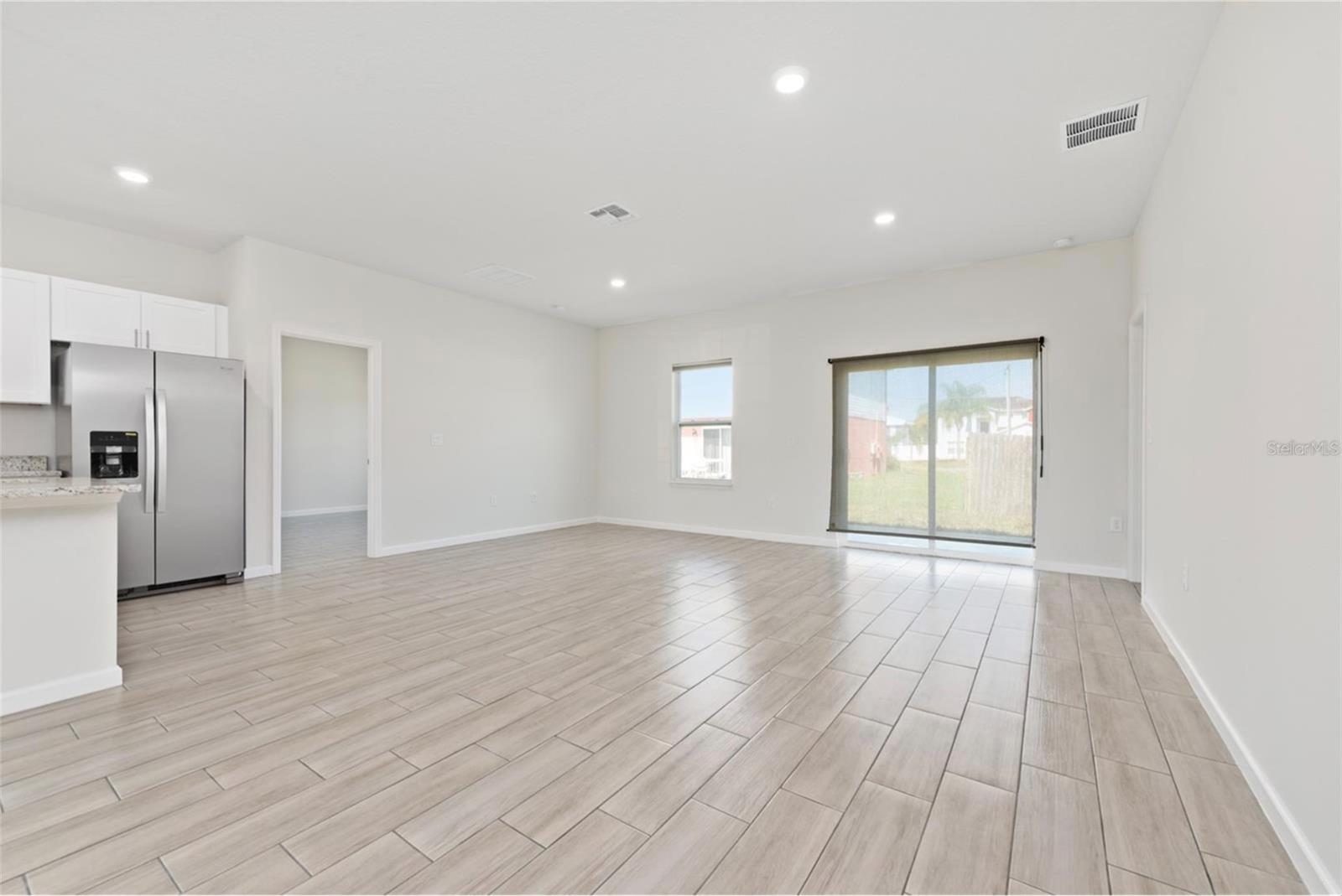 Image 12 of 35 For 719 Martin Lane