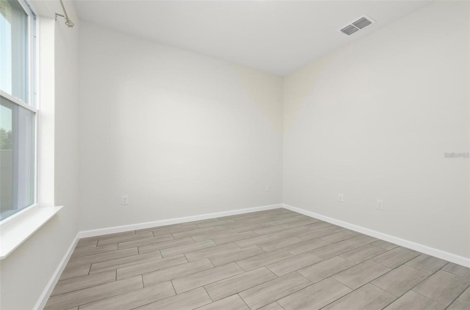 Image 19 of 35 For 719 Martin Lane