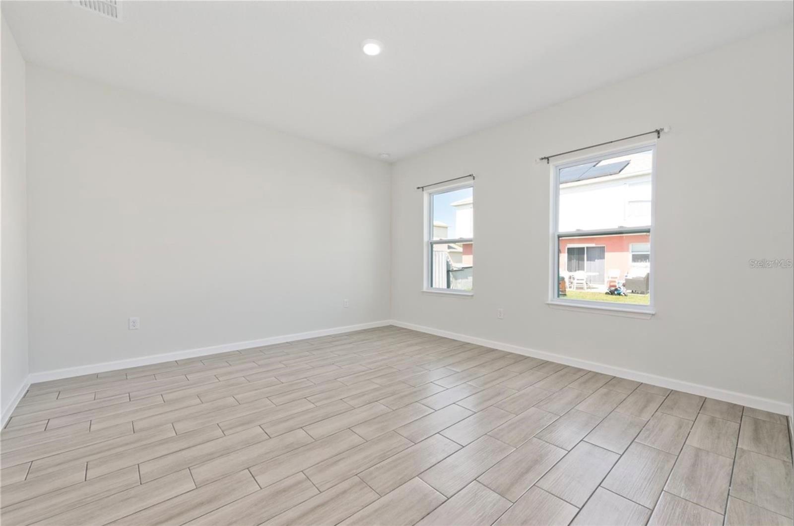 Image 21 of 35 For 719 Martin Lane