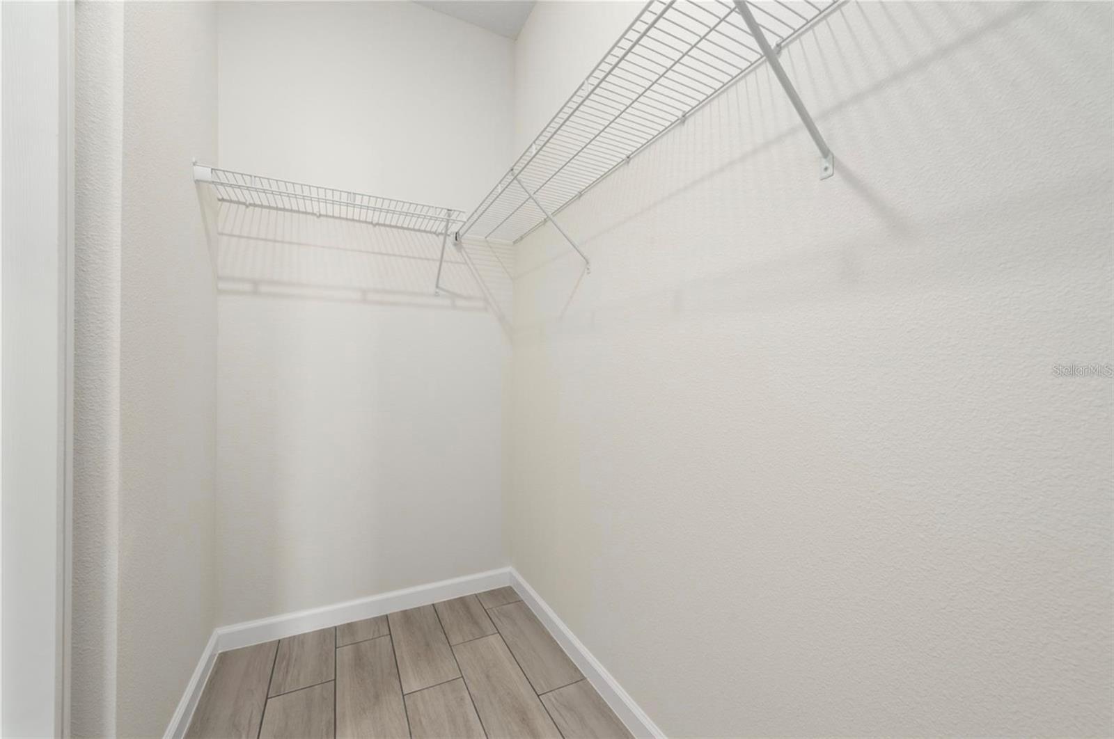 Image 25 of 35 For 719 Martin Lane