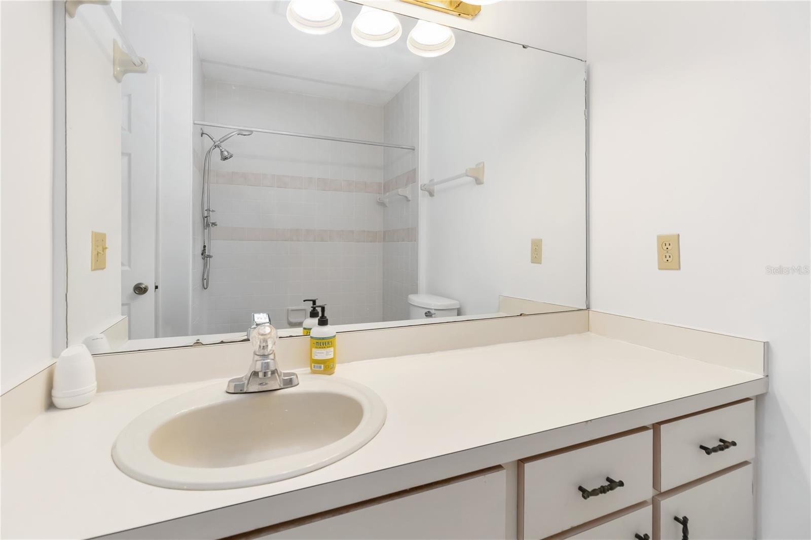 Image 14 of 30 For 4207 Hamilton Court