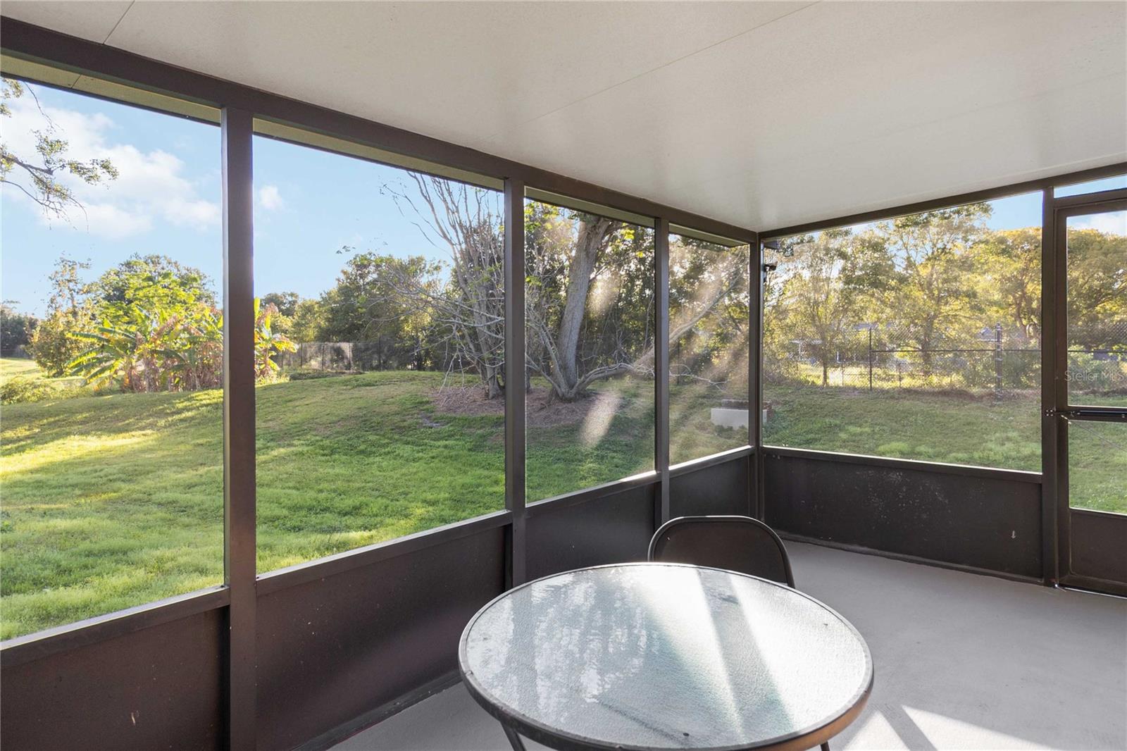 Image 25 of 30 For 4207 Hamilton Court