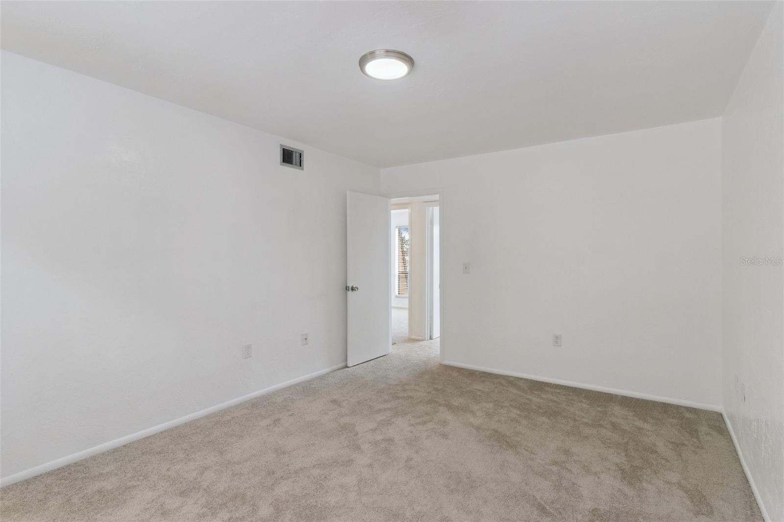 Image 23 of 34 For 1836 Crystal Lake Drive