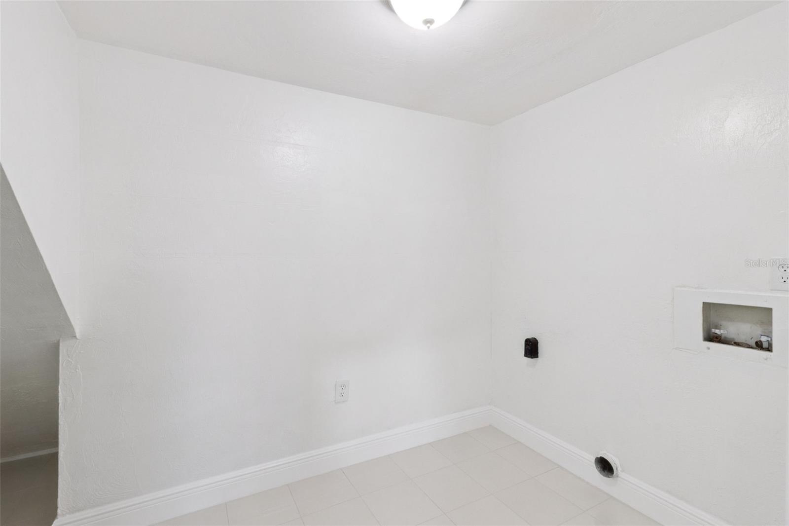 Image 28 of 34 For 1836 Crystal Lake Drive