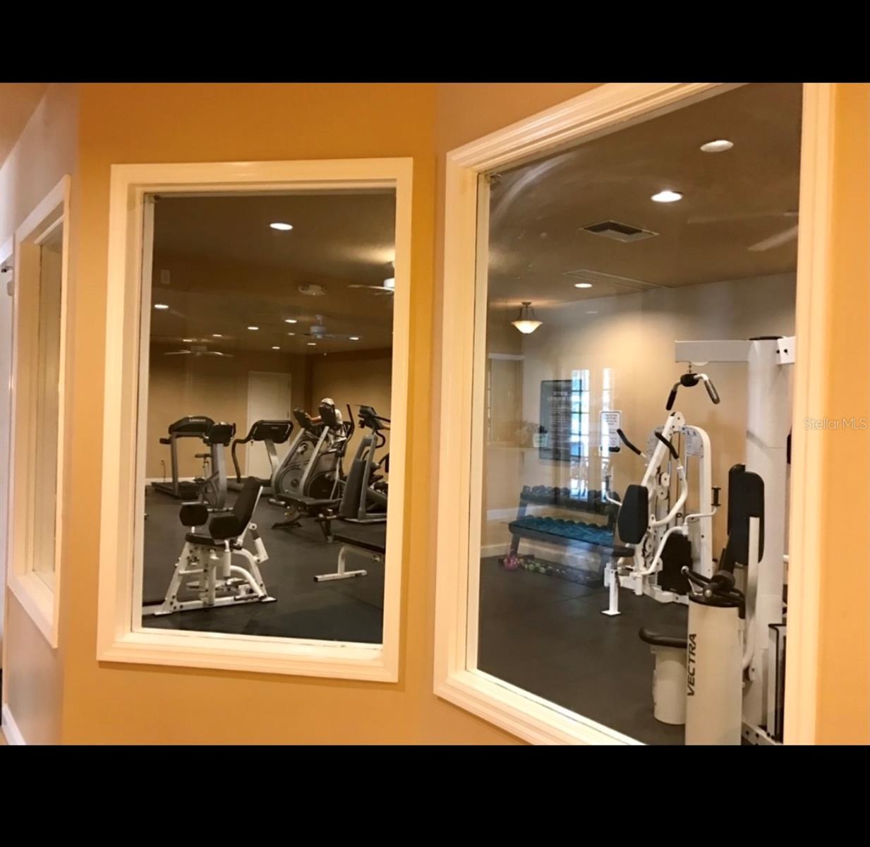 Image 3 of 22 For 761 Broadoak Loop