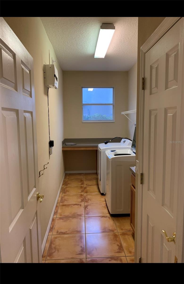 Image 7 of 22 For 761 Broadoak Loop