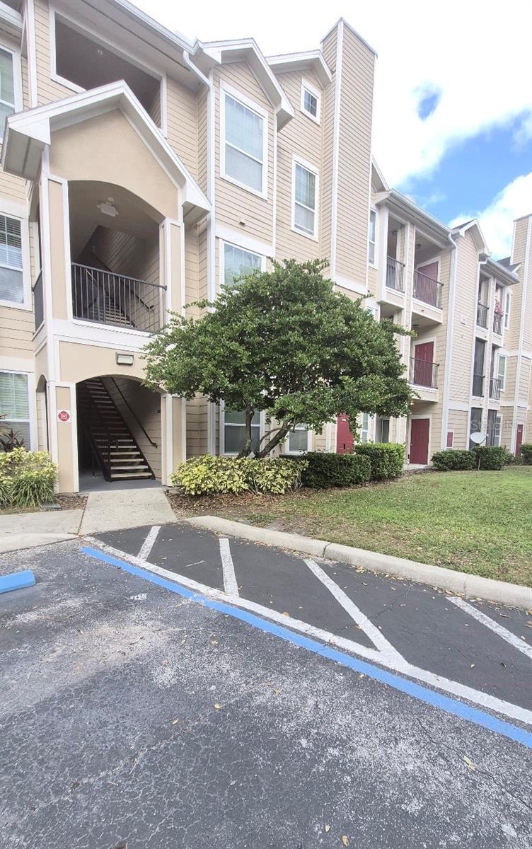 Image 2 of 33 For 1990 Erving Circle 102