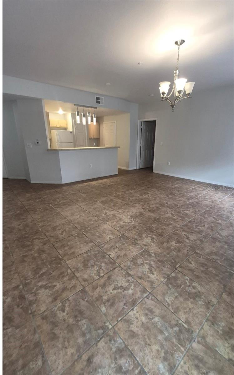 Image 24 of 33 For 1990 Erving Circle 102