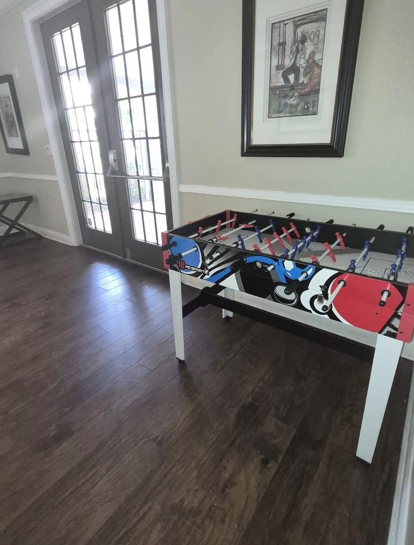 Image 27 of 33 For 1990 Erving Circle 102