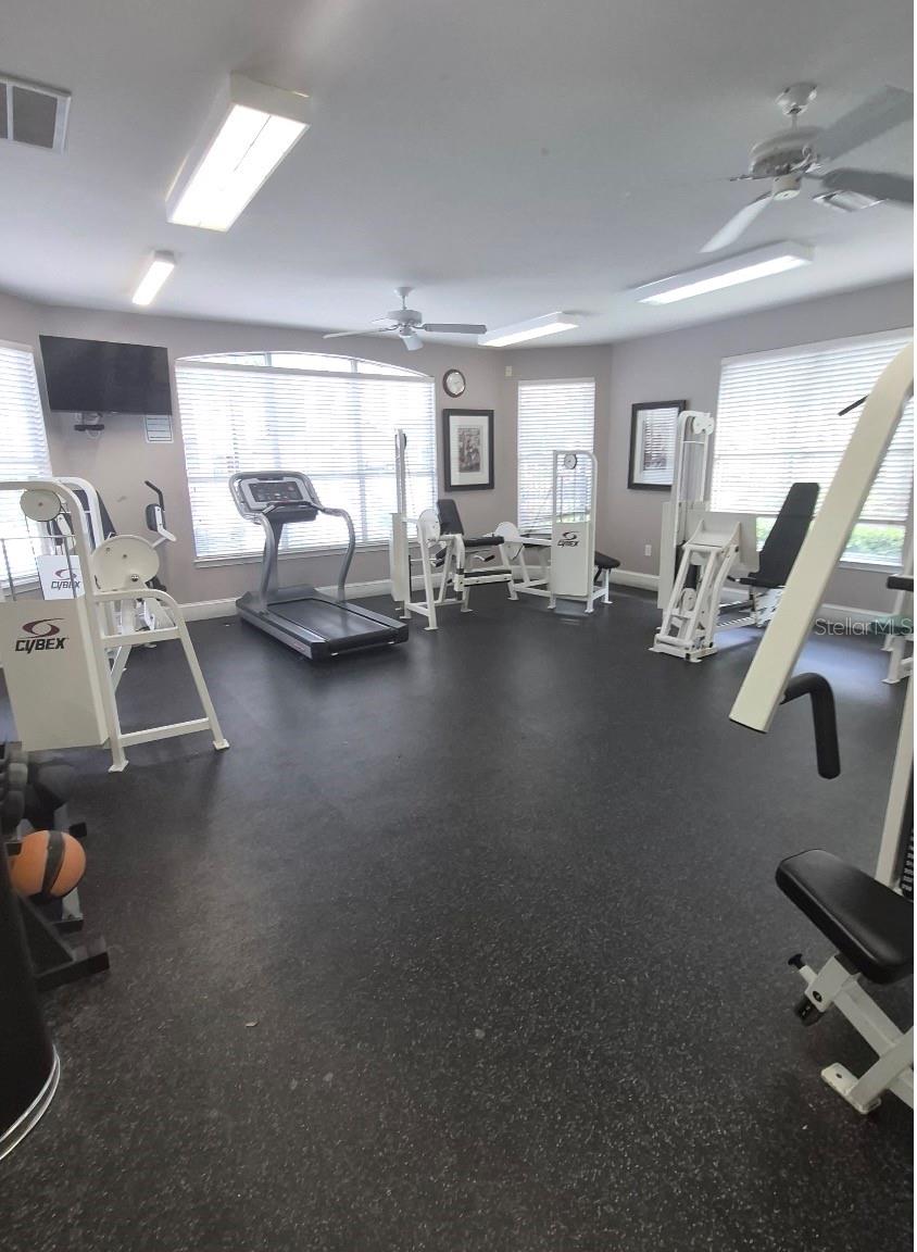 Image 31 of 33 For 1990 Erving Circle 102