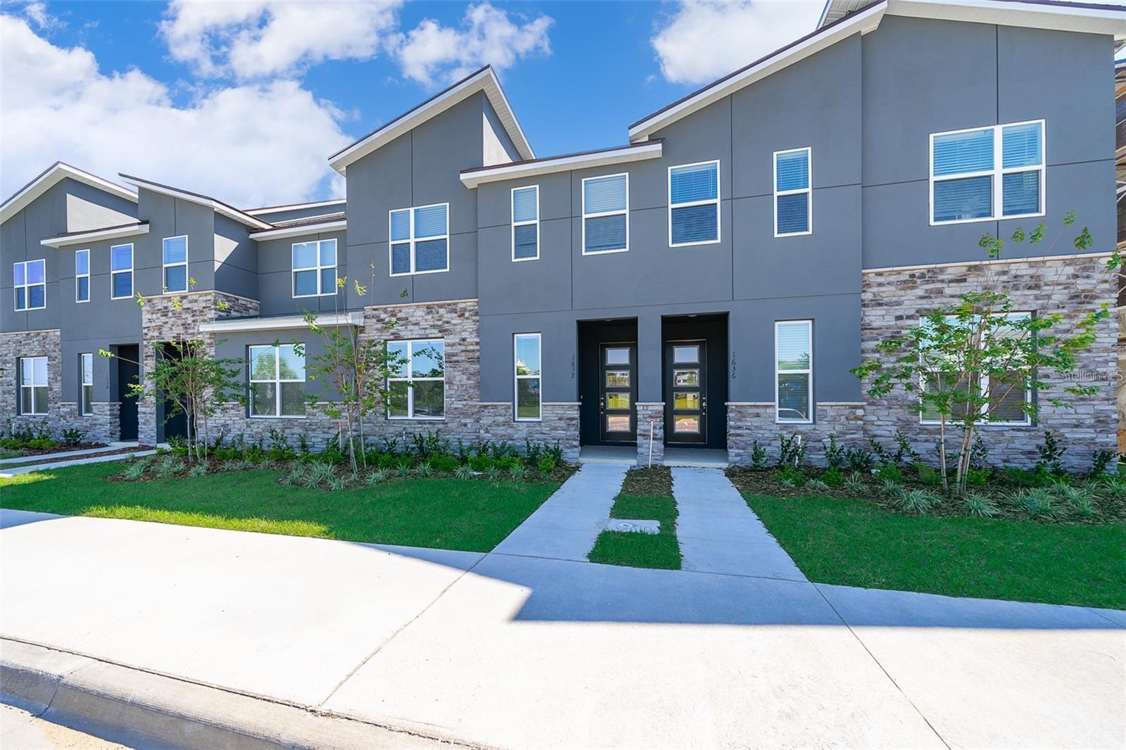 Image 3 of 29 For 1636 Tropical Palms Circle