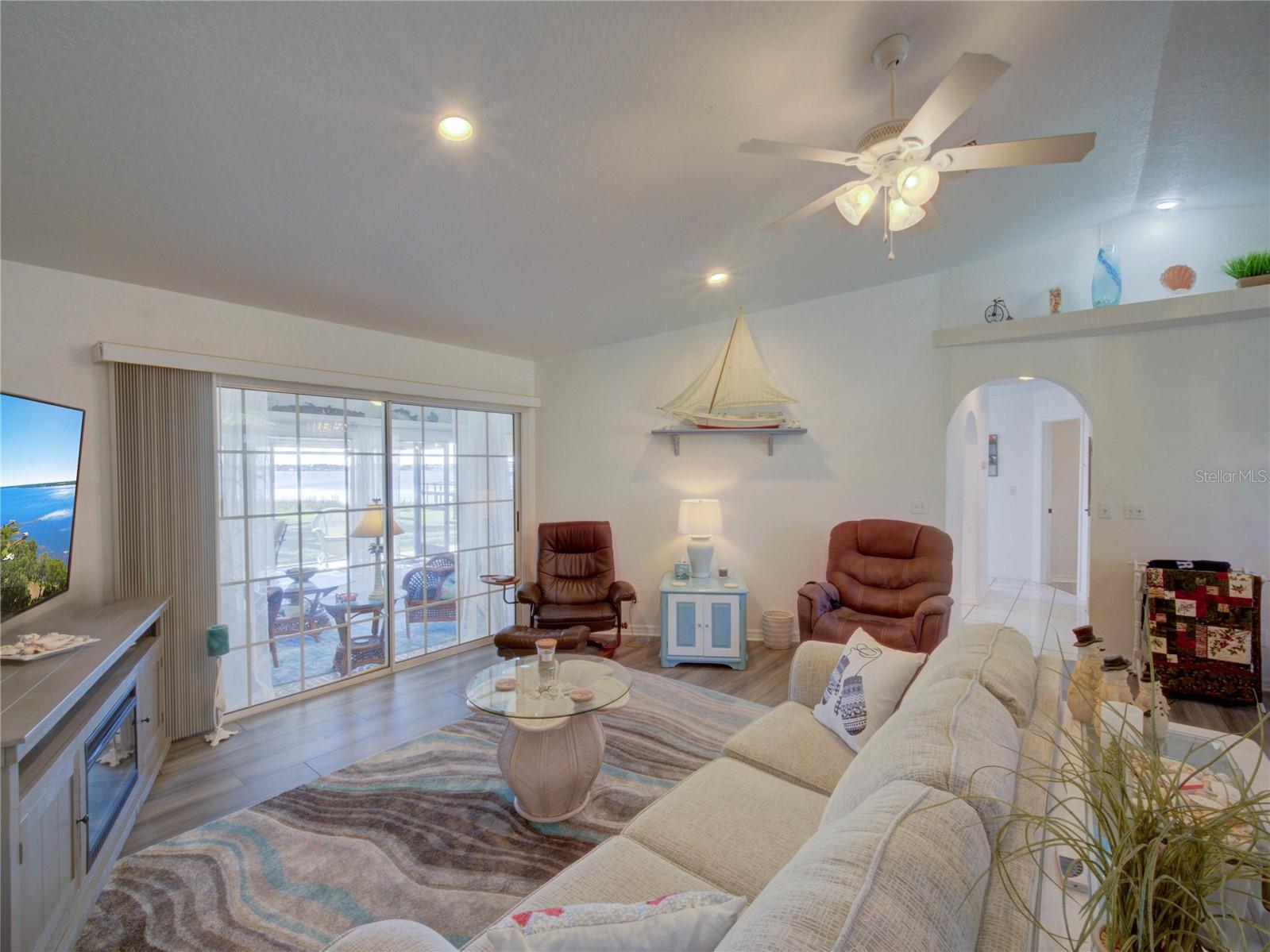 Image 8 of 54 For 739 Lake Reedy Boulevard