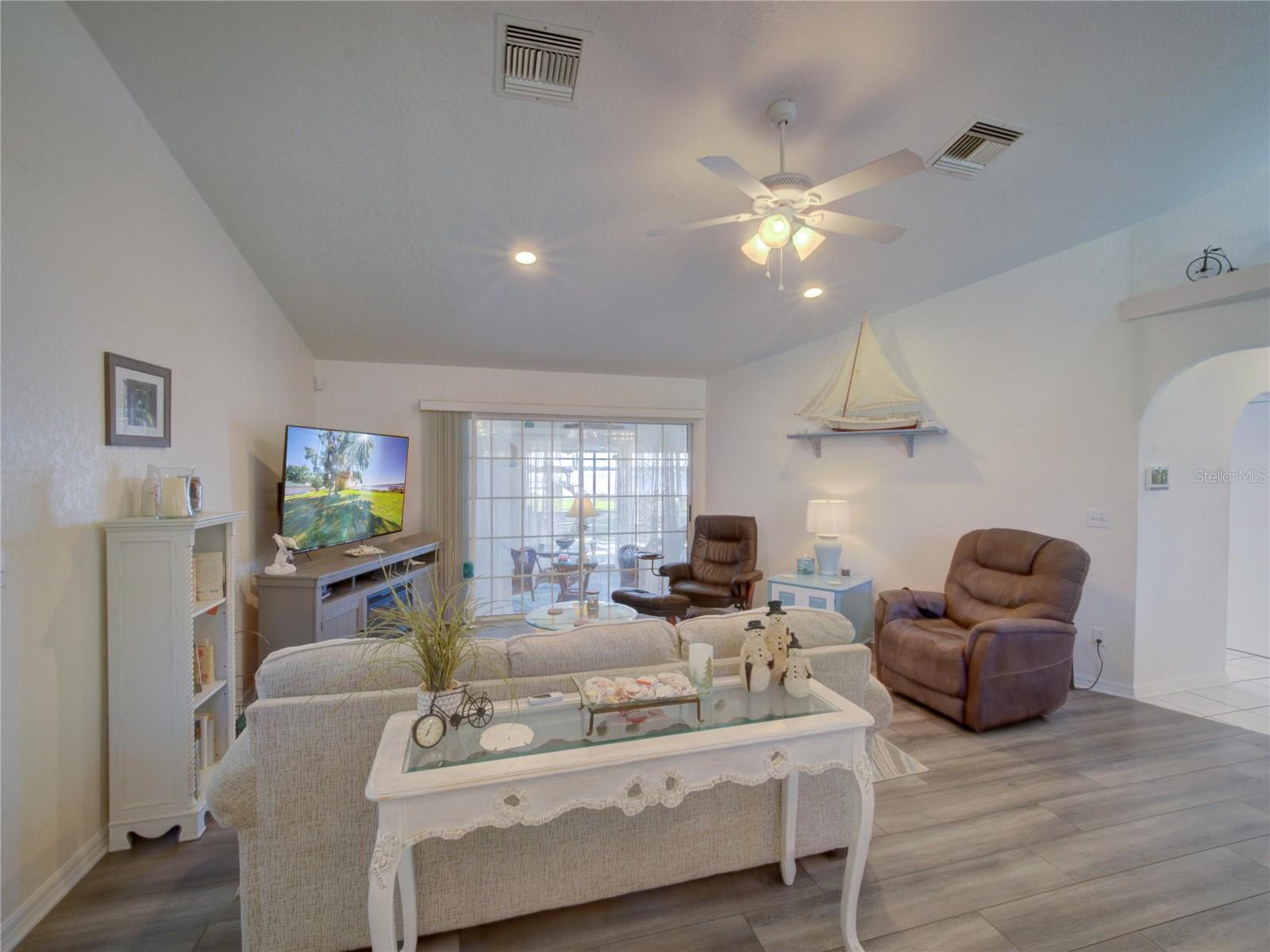 Image 9 of 54 For 739 Lake Reedy Boulevard