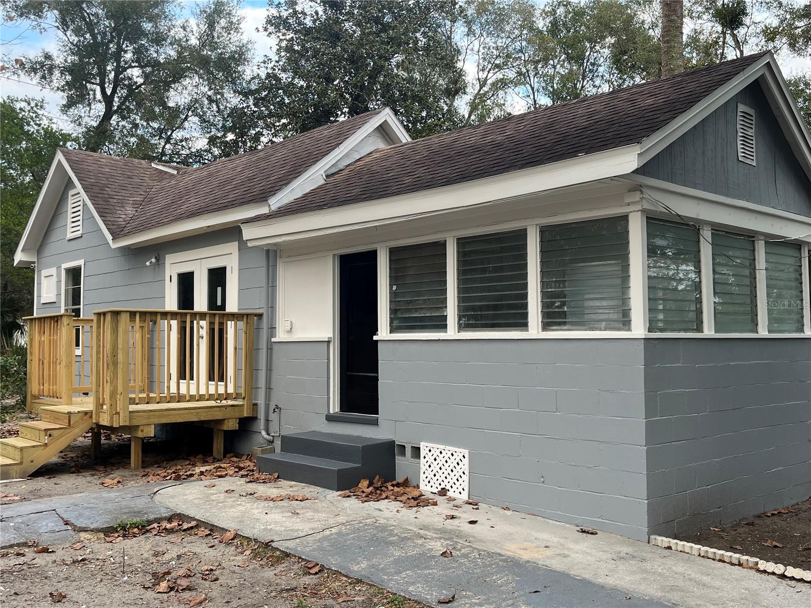 Image 10 of 76 For 704 Euclid Avenue