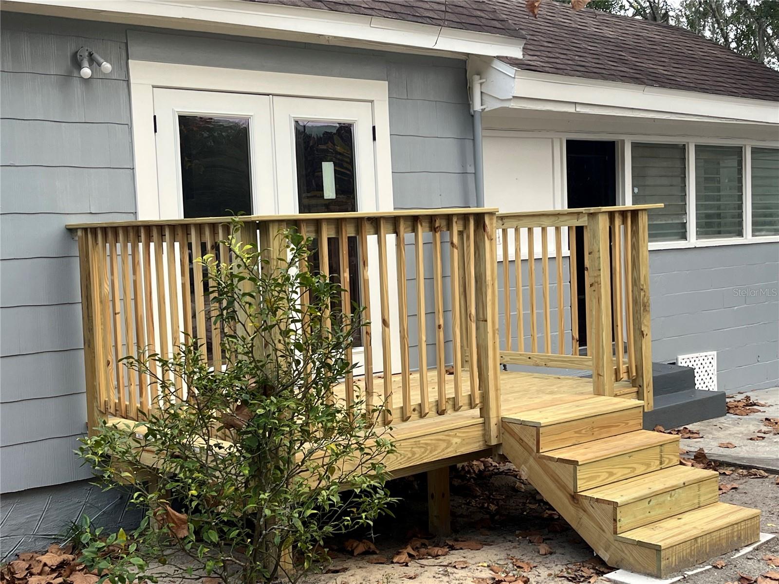 Image 14 of 76 For 704 Euclid Avenue