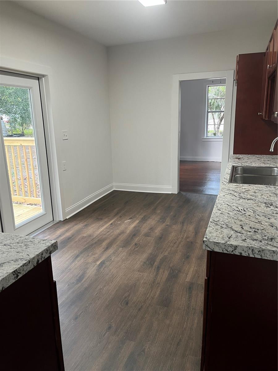 Image 25 of 76 For 704 Euclid Avenue