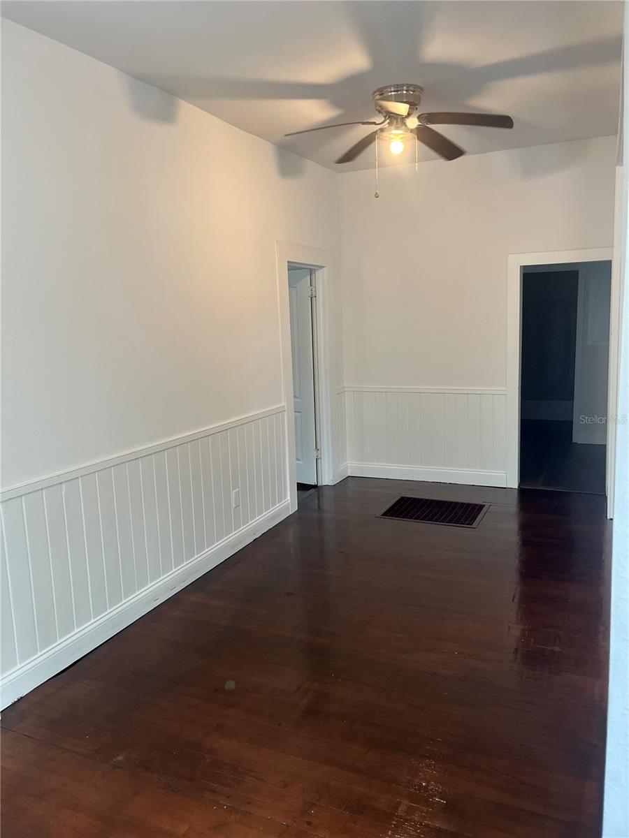 Image 30 of 76 For 704 Euclid Avenue