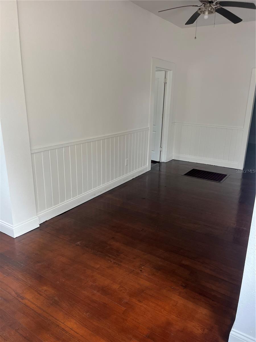 Image 32 of 76 For 704 Euclid Avenue