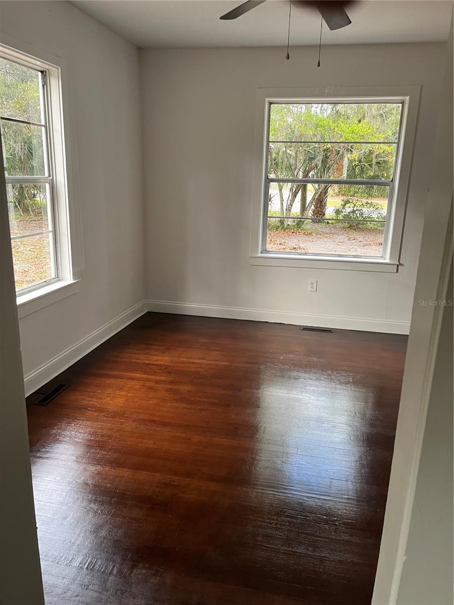 Image 38 of 76 For 704 Euclid Avenue